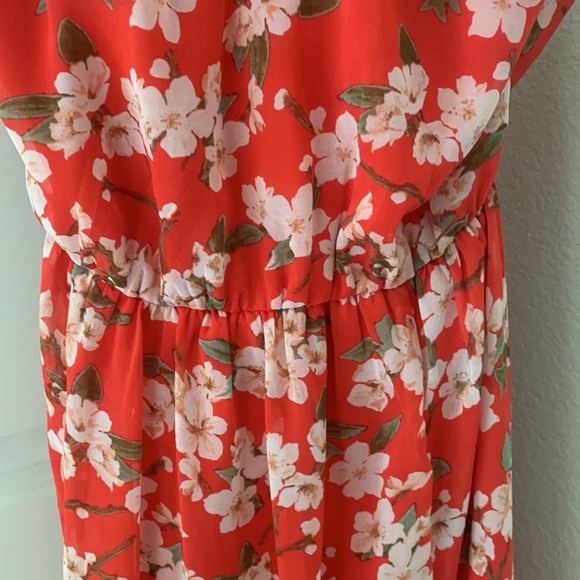 🚫SOLD🚫 F21 Red Floral Maxi Dress - Picture 4 of 9